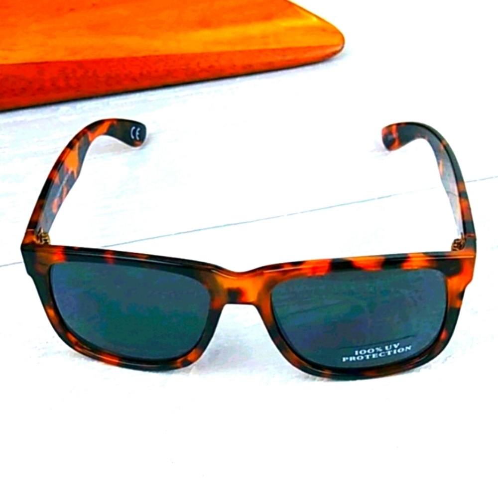 Tortoise Shell Wayfarer 100% UV Sunglasses - Picture 6 of 10